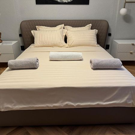 Apartament Lux Vedere Rond Alba Iulia Bukarest Exterior foto